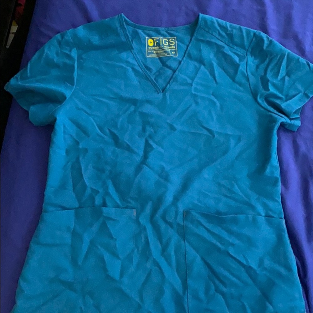 Figs scrub top
